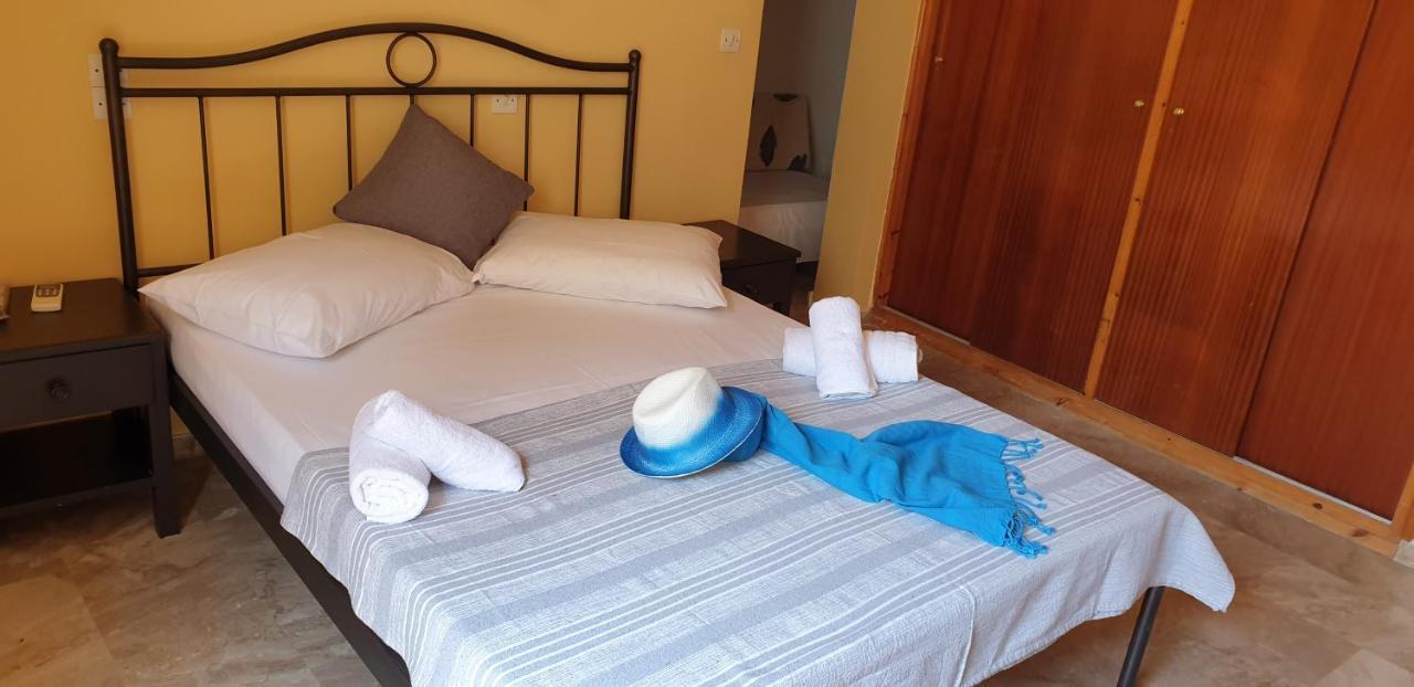 Ilios Apartments Poros Town エクステリア 写真